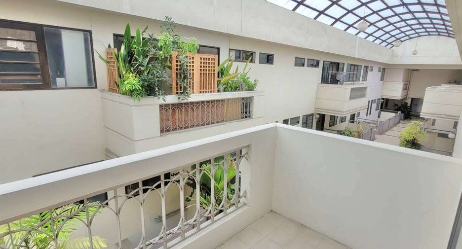Condo en alquiler de 3 habitaciones en Watthana, Bangkok