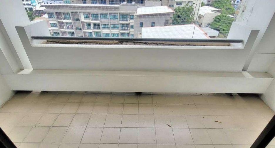 Condo en alquiler de 3 habitaciones en Watthana, Bangkok