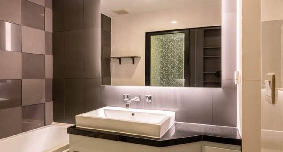 For sale 1 bed condo in Huai Khwang, Bangkok