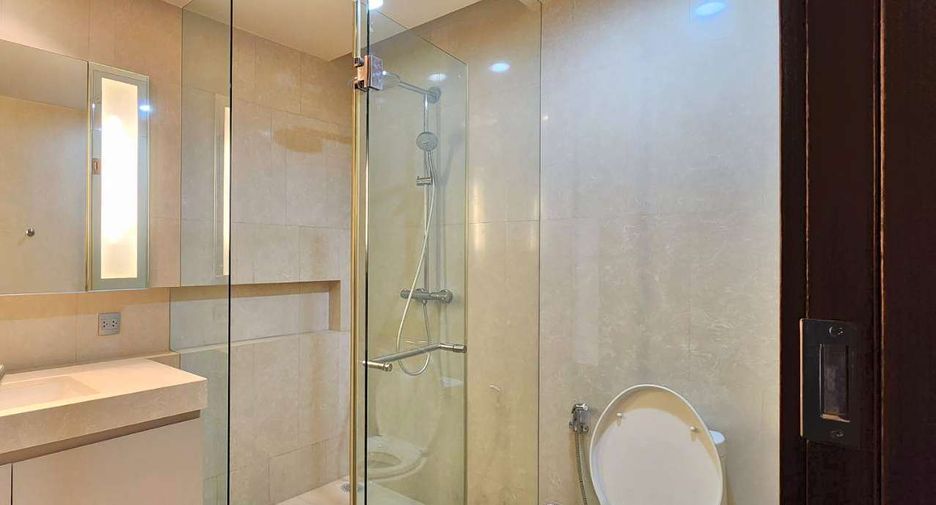 For rent and for sale 2 bedrooms condo in Watthana, Bangkok