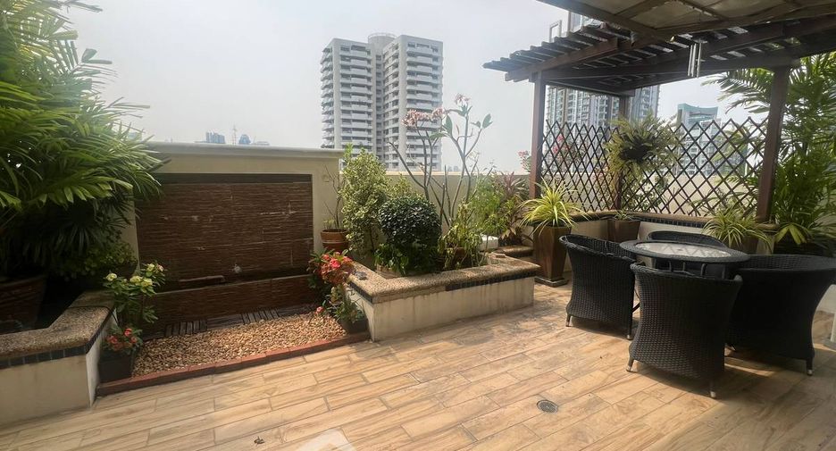 À vendre 3 chambres condo à Watthana, Bangkok