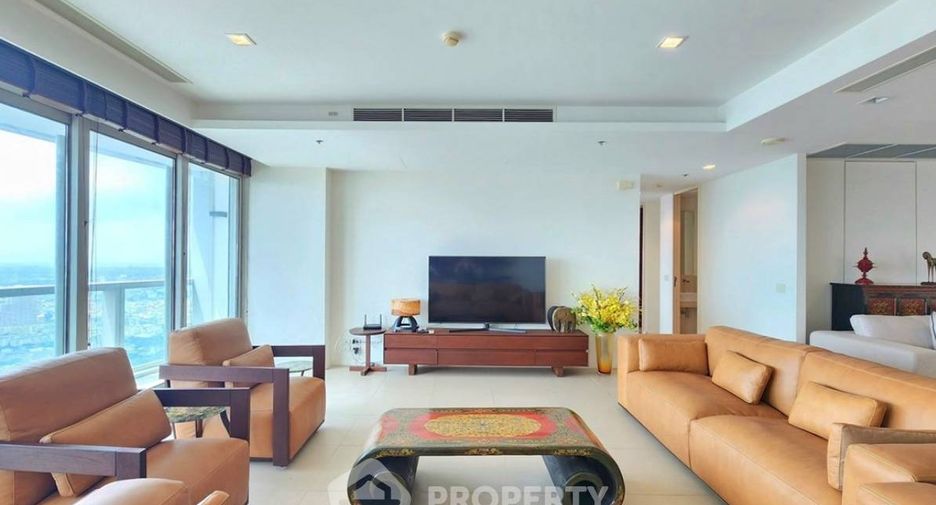For sale 3 ベッドルーム condo in Sathon, Bangkok