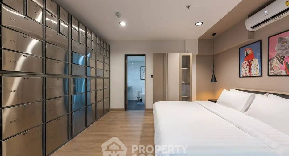 For rent 3 bedrooms condo in Bang Rak, Bangkok