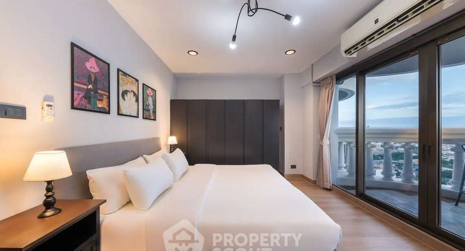 For rent 3 bedrooms condo in Bang Rak, Bangkok