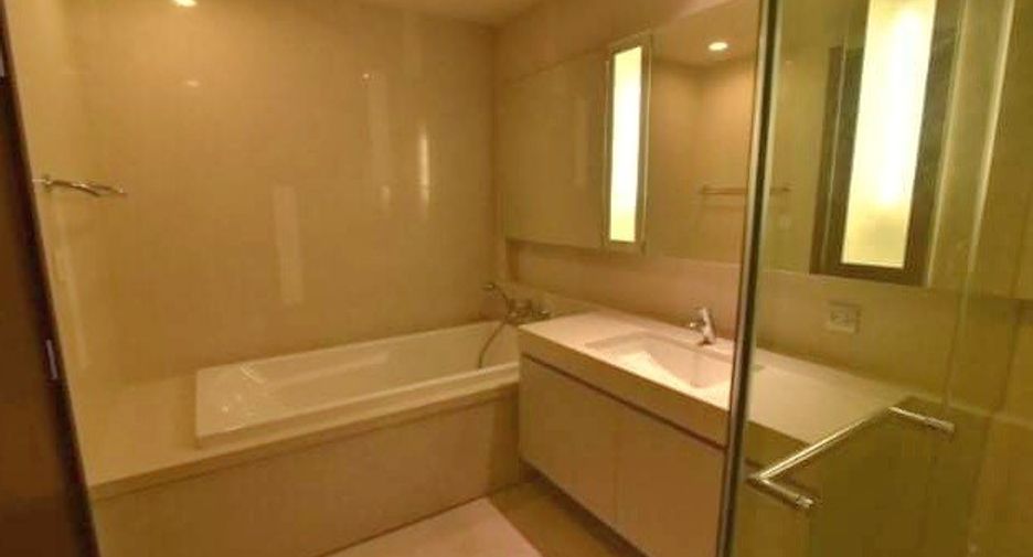 For rent and for sale 2 bedrooms condo in Watthana, Bangkok