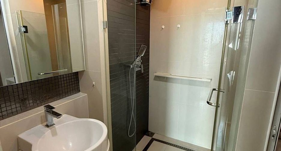 Condo en alquiler de 1 habitaciones en Phra Khanong, Bangkok