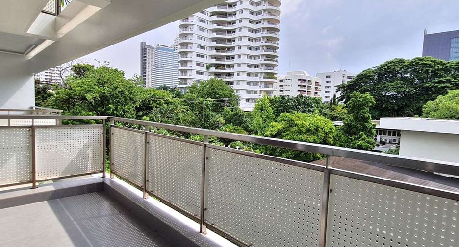 À louer 3 chambres condo à Sathon, Bangkok