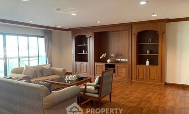 For rent 3 bedrooms apartment in Watthana, Bangkok