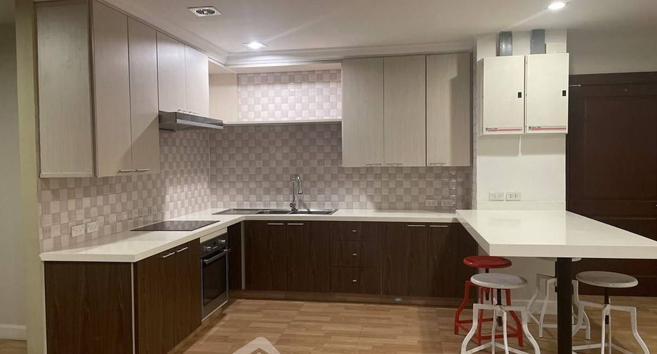 For rent 3 bedrooms condo in Watthana, Bangkok