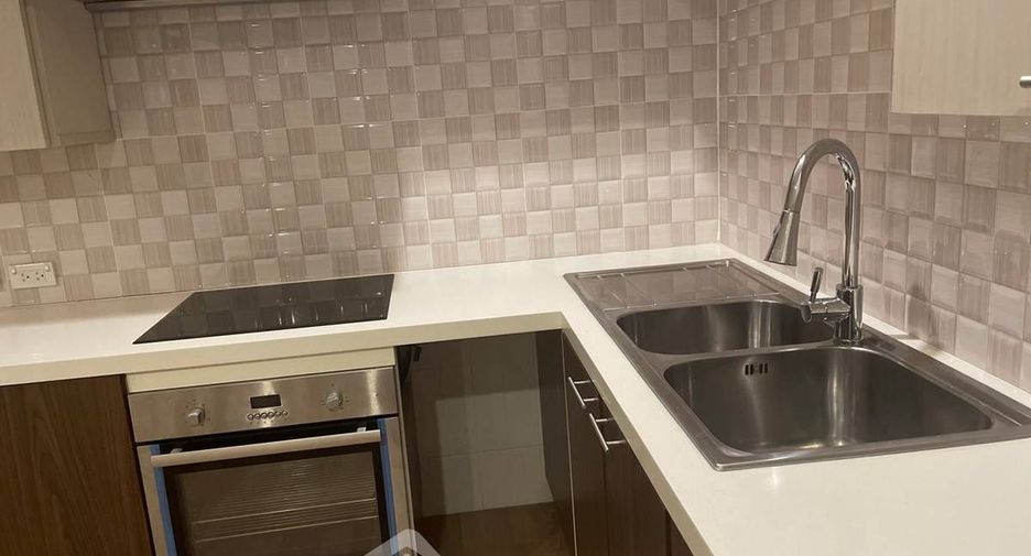 For rent 3 bedrooms condo in Watthana, Bangkok