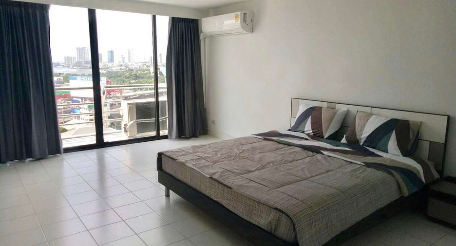 For rent 3 bedrooms condo in Khlong Toei, Bangkok