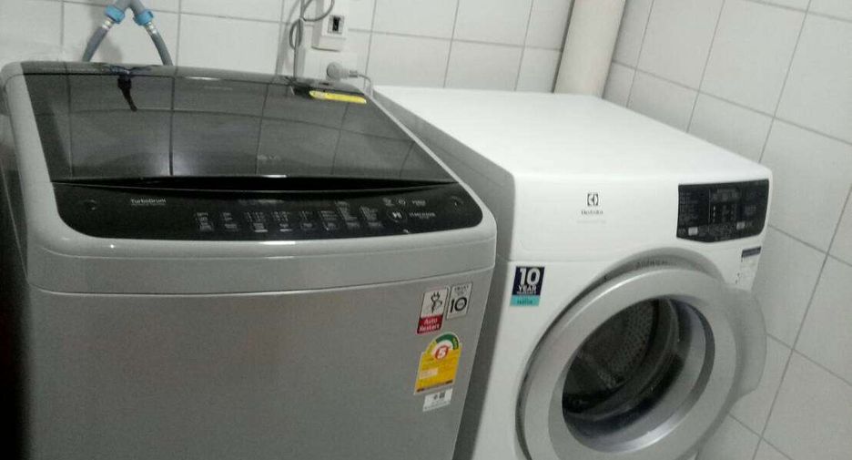 For rent 3 bedrooms condo in Khlong Toei, Bangkok