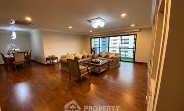 For rent 3 bedrooms apartment in Watthana, Bangkok