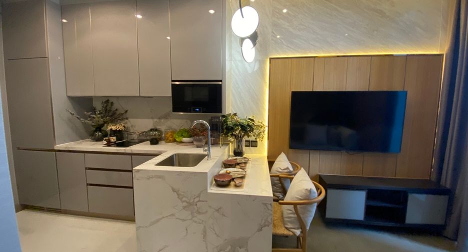 For rent and for sale 1 bed condo in Watthana, Bangkok