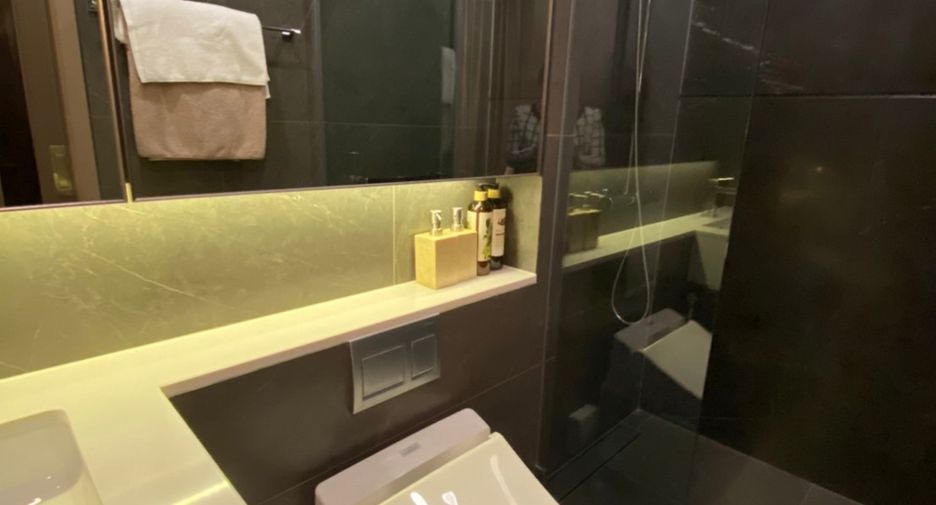 For rent and for sale 1 bed condo in Watthana, Bangkok