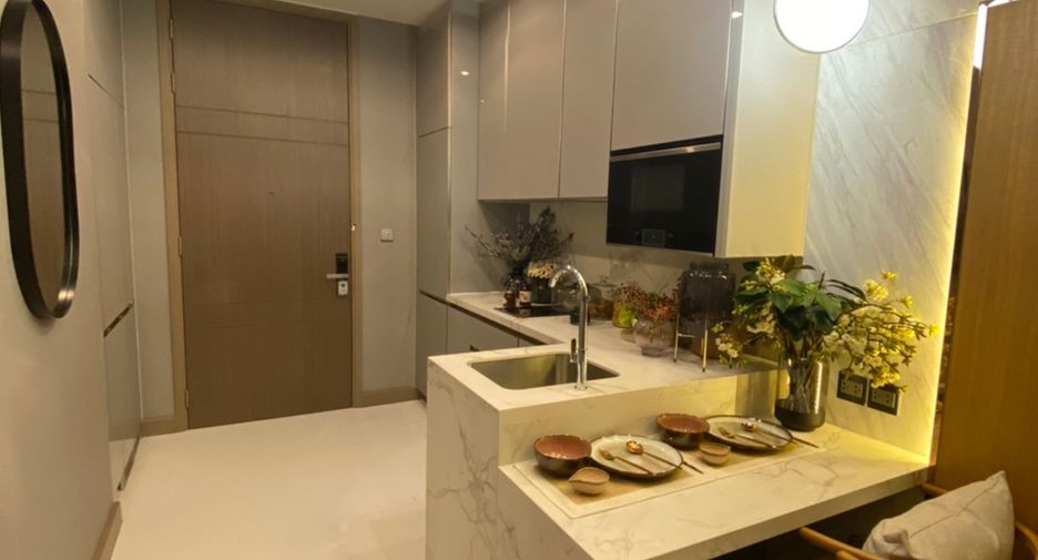 For rent and for sale 1 bed condo in Watthana, Bangkok