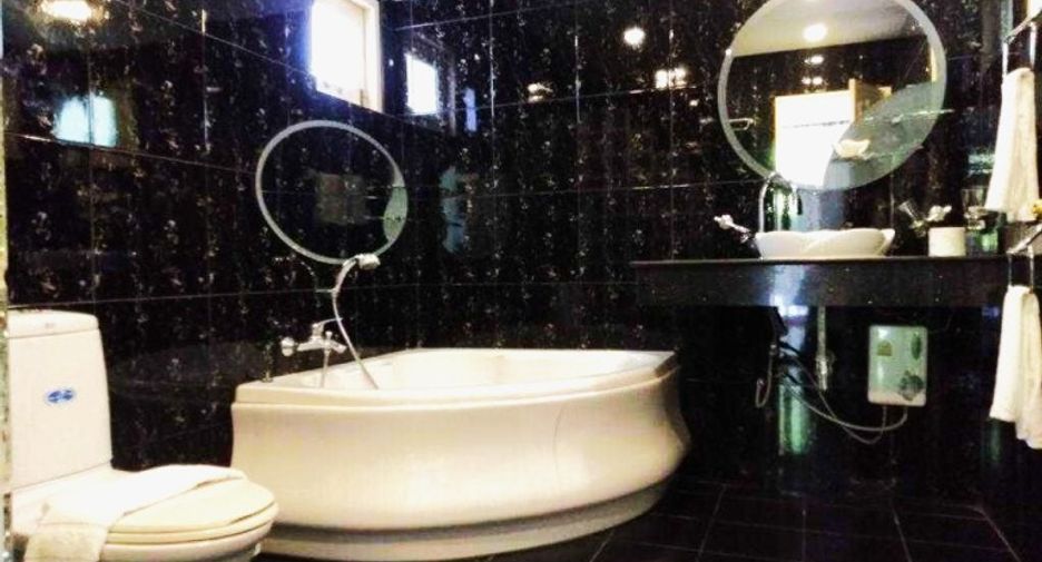 For sale 7 bedrooms house in East Pattaya, Pattaya