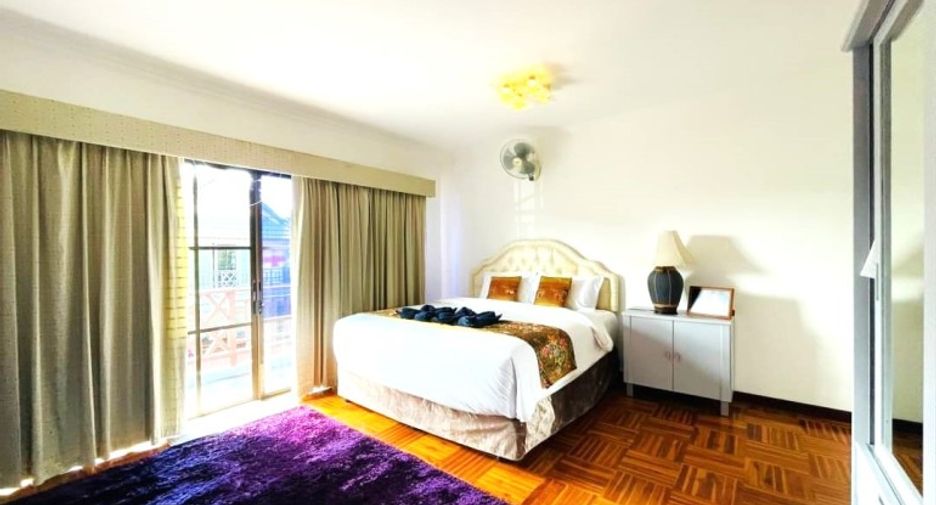 For sale 7 bedrooms house in East Pattaya, Pattaya