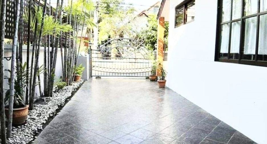 For sale 7 bedrooms house in East Pattaya, Pattaya