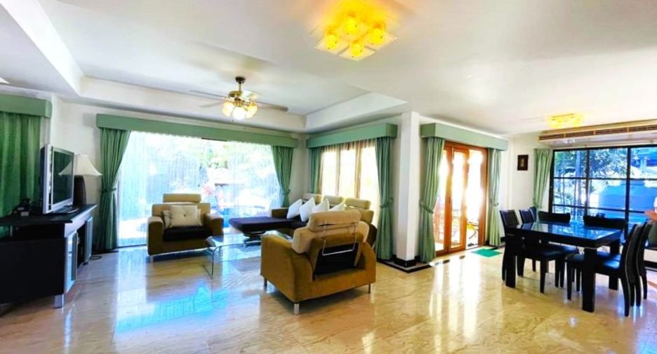 For sale 7 bedrooms house in East Pattaya, Pattaya