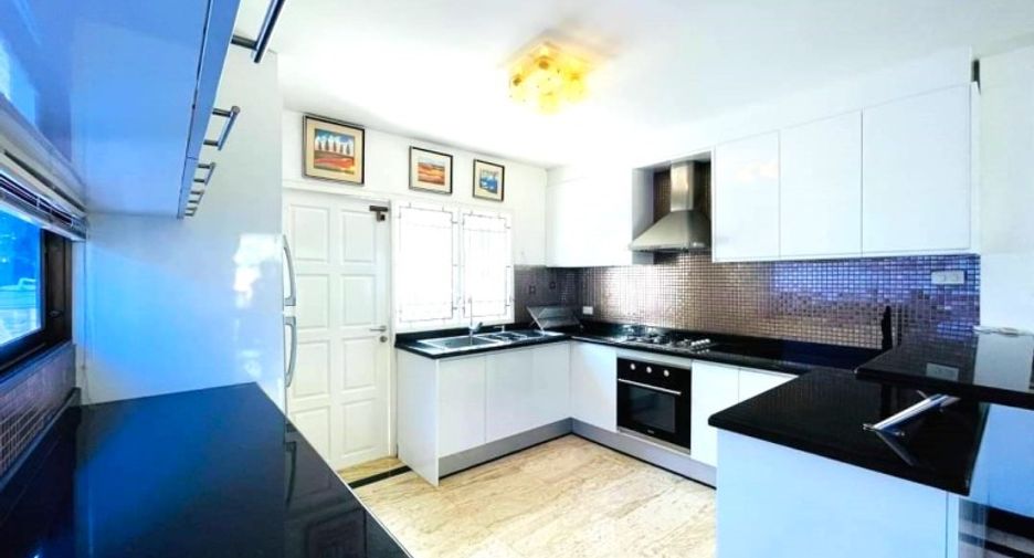 For sale 7 bedrooms house in East Pattaya, Pattaya