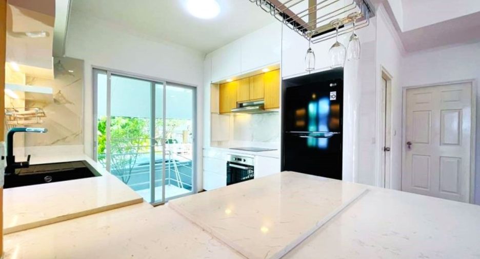 For sale 7 bedrooms house in East Pattaya, Pattaya