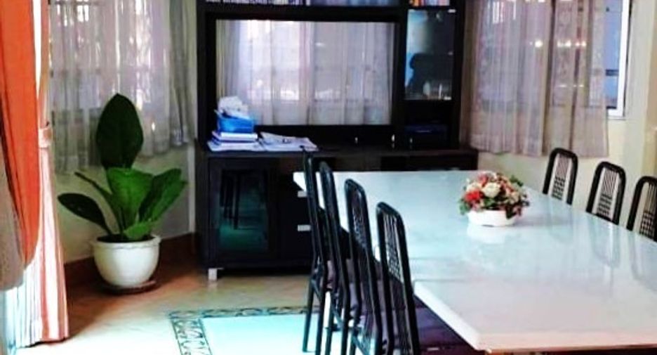 For sale 5 bedrooms house in East Pattaya, Pattaya