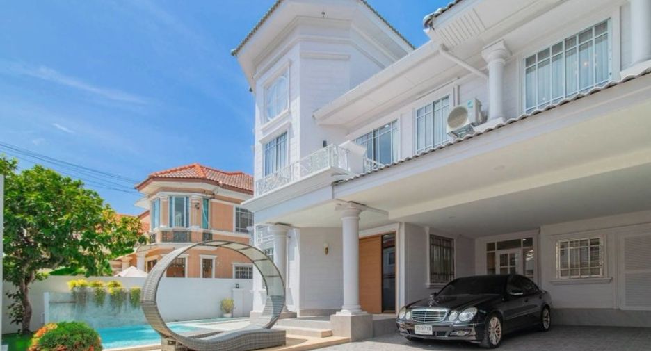 Haus zum Kauf mit 4 Zimmer in East Pattaya, Pattaya