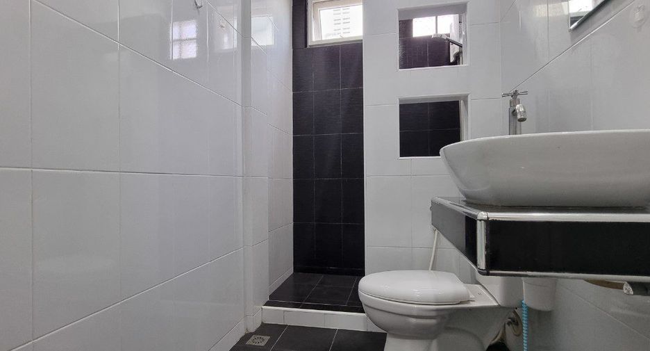 For rent 3 bedrooms house in East Pattaya, Pattaya