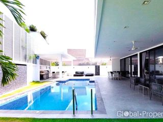 Casa en venta de 6 habitaciones en Bang Lamung, Chonburi