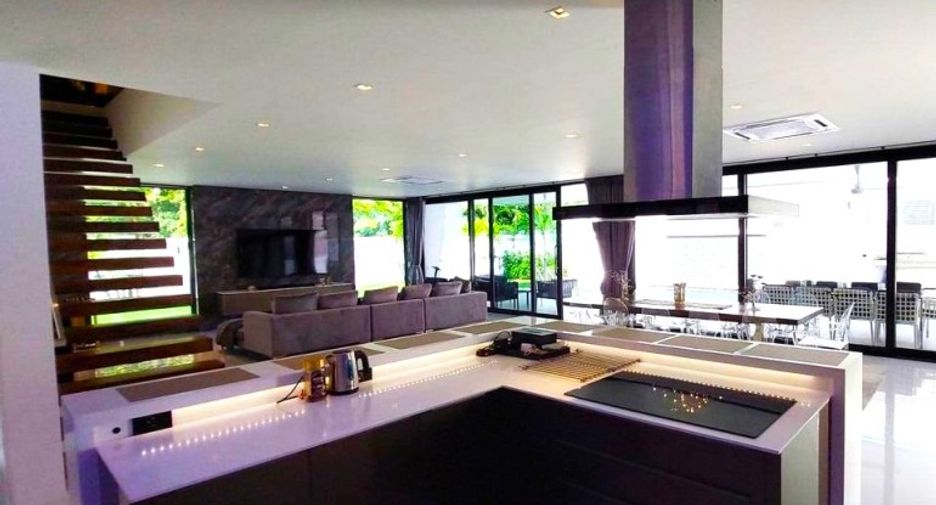 Haus zum Kauf mit 6 Zimmer in East Pattaya, Pattaya