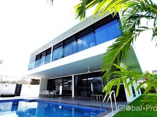 Casa en venta de 6 habitaciones en Bang Lamung, Chonburi