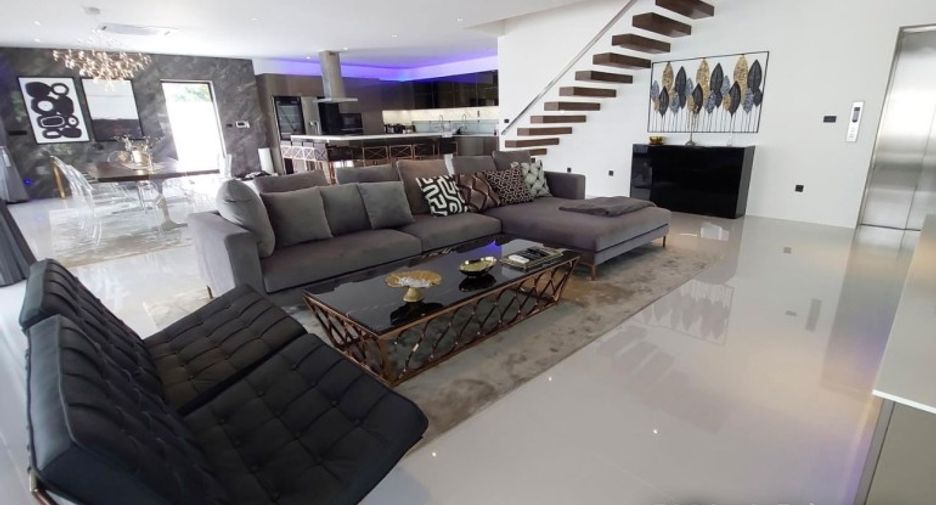 Haus zum Kauf mit 6 Zimmer in East Pattaya, Pattaya