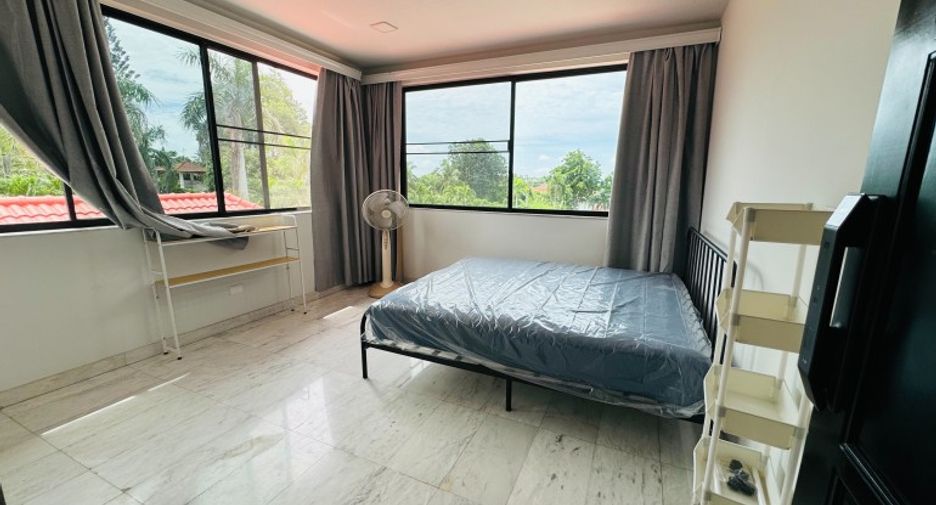For sale 8 bedrooms house in East Pattaya, Pattaya