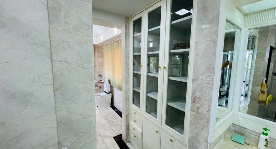 For sale 8 bedrooms house in East Pattaya, Pattaya