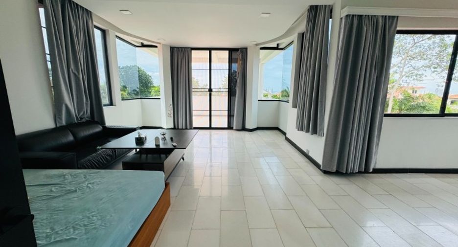 For sale 8 bedrooms house in East Pattaya, Pattaya