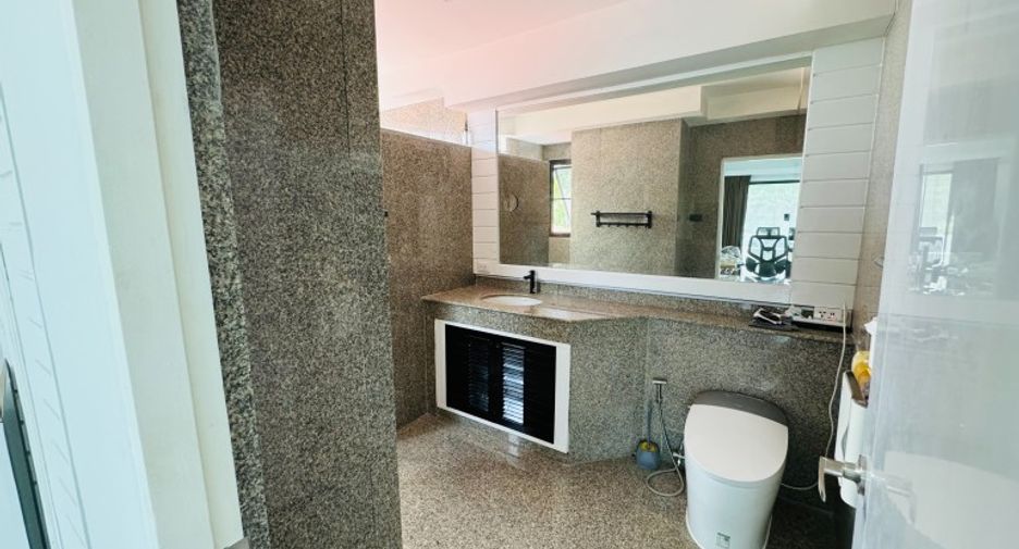 For sale 8 bedrooms house in East Pattaya, Pattaya