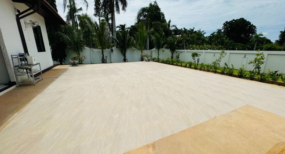 For sale 8 bedrooms house in East Pattaya, Pattaya