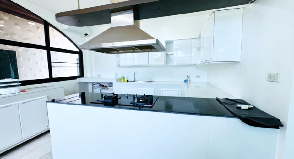 For sale 8 bedrooms house in East Pattaya, Pattaya