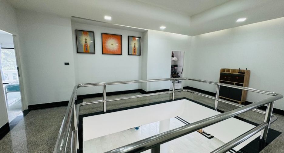 For sale 8 bedrooms house in East Pattaya, Pattaya