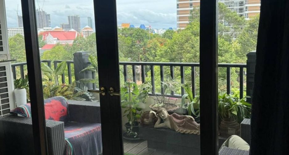 For sale 3 bedrooms condo in South Pattaya, Pattaya