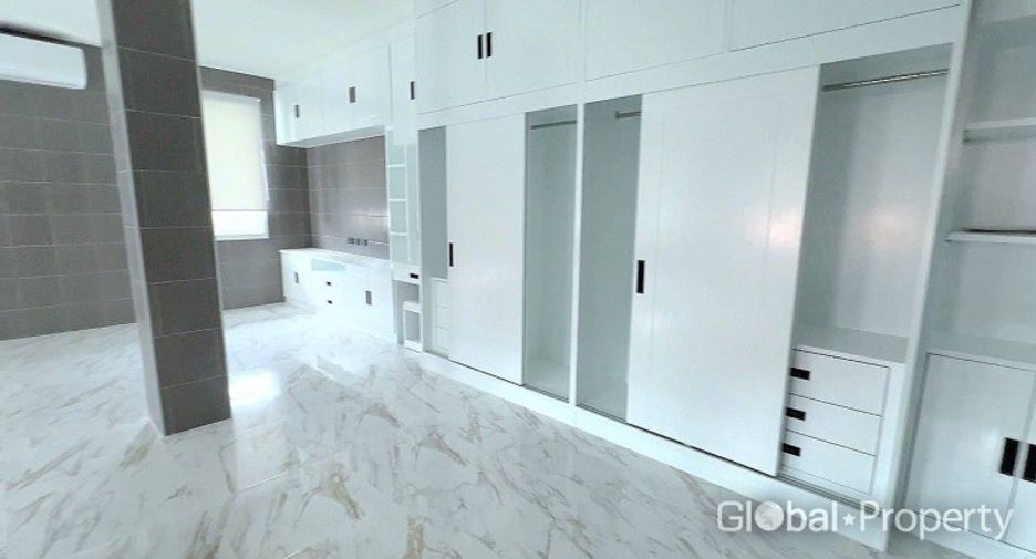À vendre 5 chambres maison à Sattahip, Chonburi