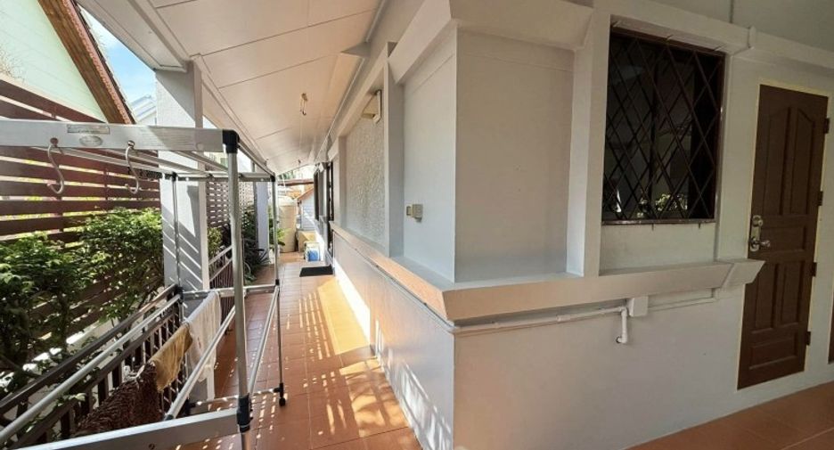 For sale 4 bedrooms house in East Pattaya, Pattaya
