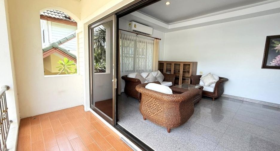For sale 4 bedrooms house in East Pattaya, Pattaya
