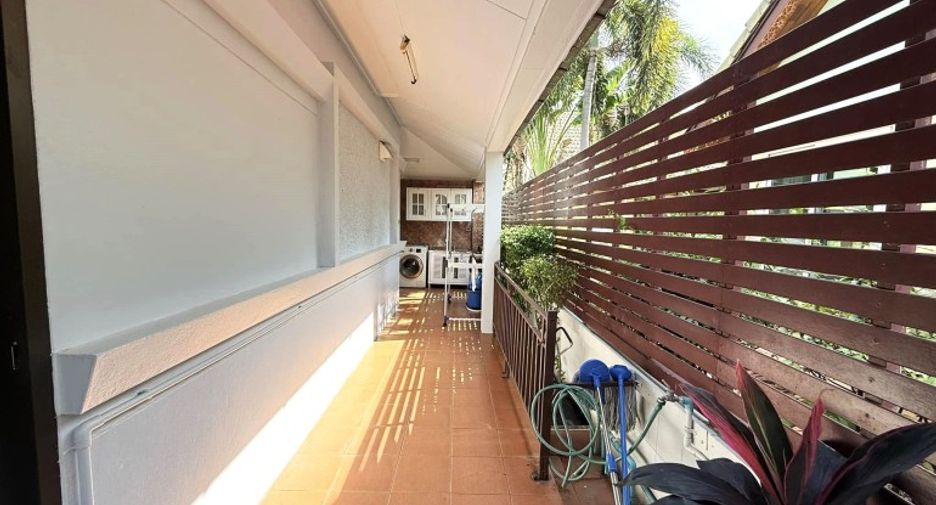 For sale 4 bedrooms house in East Pattaya, Pattaya