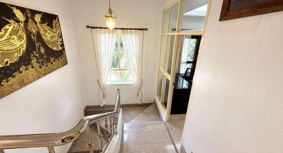 For sale 4 bedrooms house in East Pattaya, Pattaya