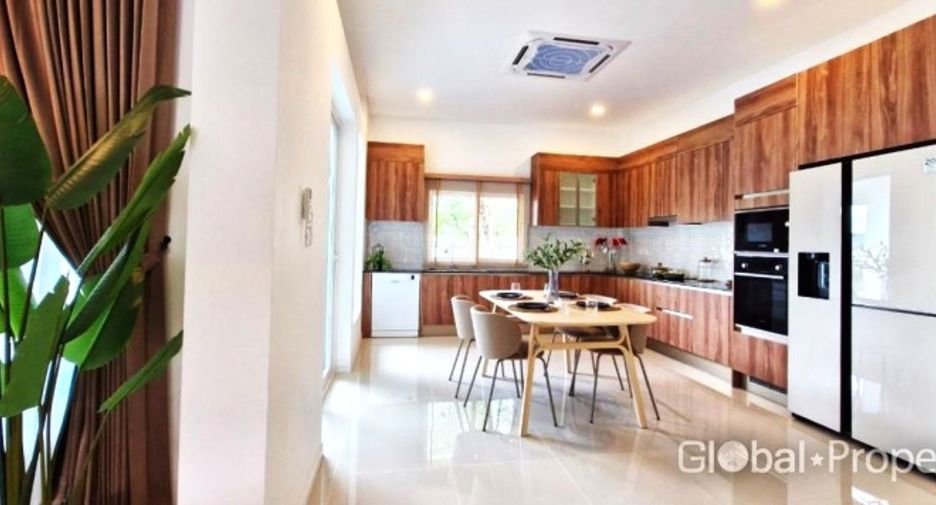 For sale 3 bedrooms house in East Pattaya, Pattaya