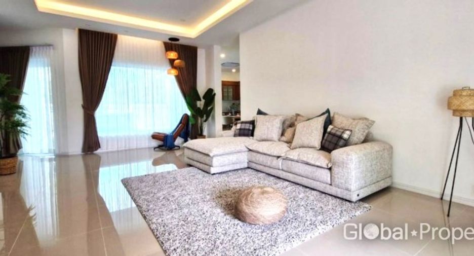 For sale 3 bedrooms house in East Pattaya, Pattaya