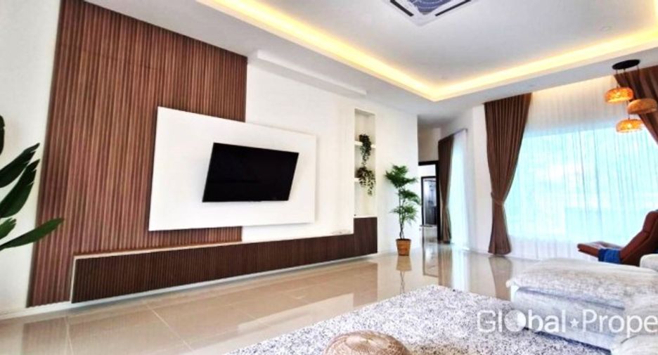 For sale 3 bedrooms house in East Pattaya, Pattaya