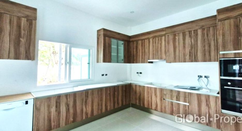 For sale 3 bedrooms house in East Pattaya, Pattaya